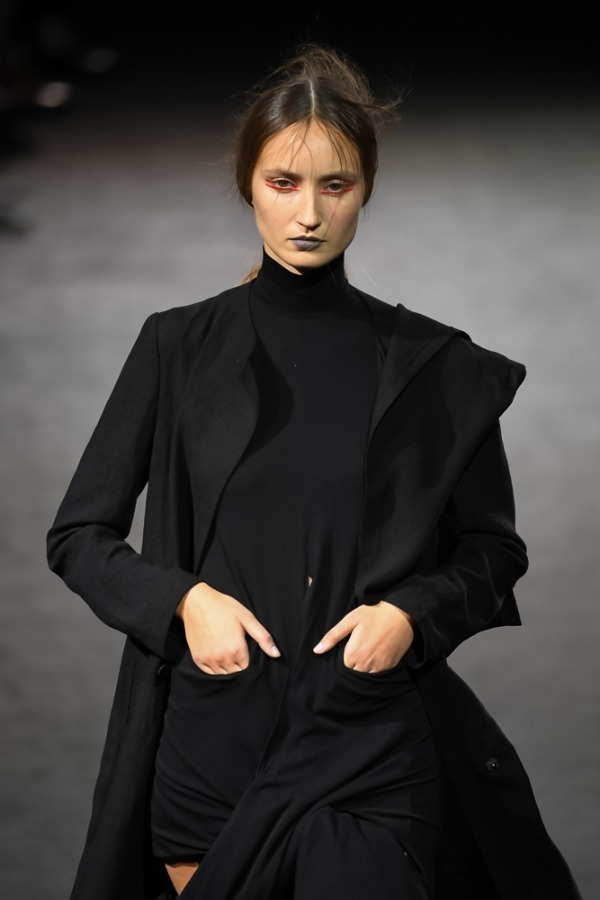 ヨウジヤマモト(Yohji Yamamoto) 2019年春夏ウィメンズコレクション  - 写真34