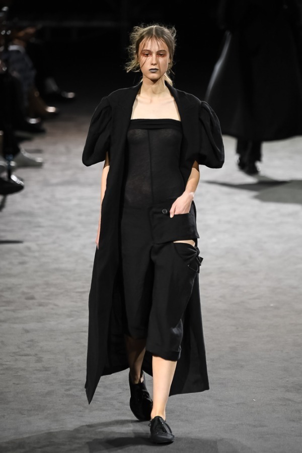 ヨウジヤマモト(Yohji Yamamoto) 2019年春夏ウィメンズコレクション  - 写真35