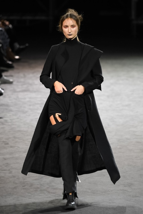 ヨウジヤマモト(Yohji Yamamoto) 2019年春夏ウィメンズコレクション  - 写真33