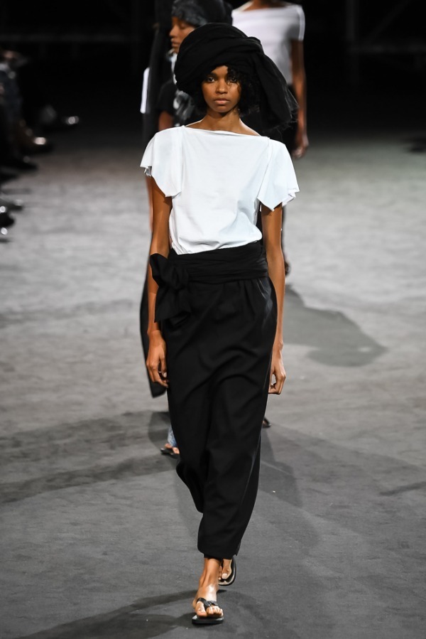 ヨウジヤマモト(Yohji Yamamoto) 2019年春夏ウィメンズコレクション  - 写真78