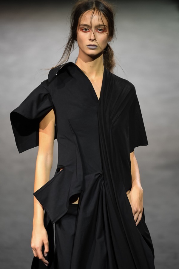 ヨウジヤマモト(Yohji Yamamoto) 2019年春夏ウィメンズコレクション  - 写真46