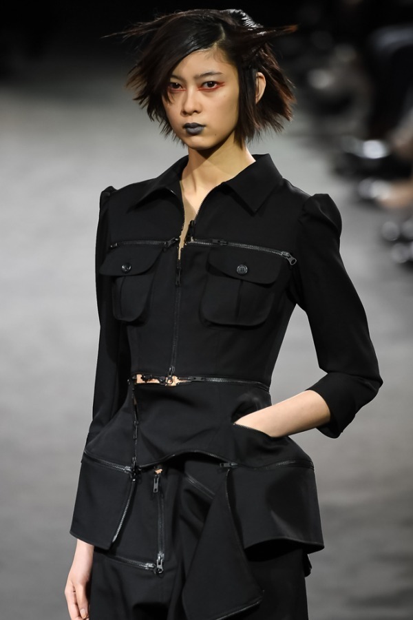 ヨウジヤマモト(Yohji Yamamoto) 2019年春夏ウィメンズコレクション  - 写真26