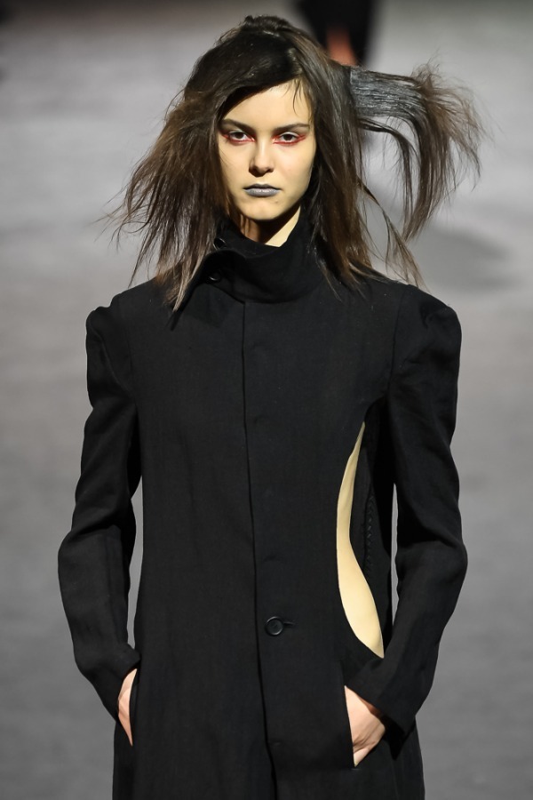 ヨウジヤマモト(Yohji Yamamoto) 2019年春夏ウィメンズコレクション  - 写真56