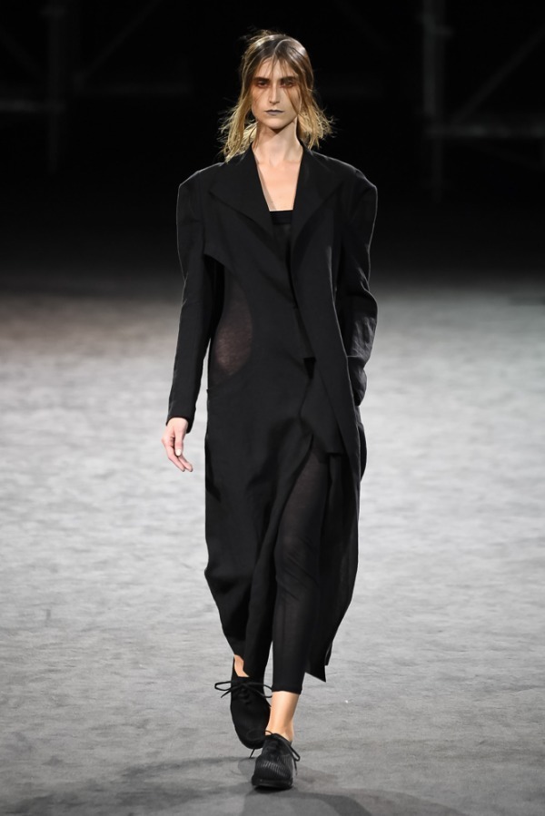 ヨウジヤマモト(Yohji Yamamoto) 2019年春夏ウィメンズコレクション  - 写真11