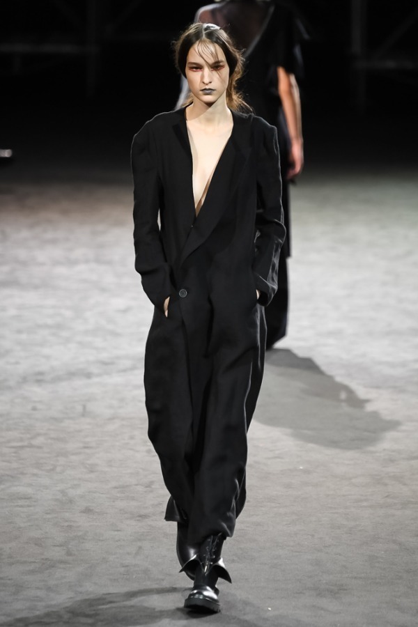 ヨウジヤマモト(Yohji Yamamoto) 2019年春夏ウィメンズコレクション  - 写真53