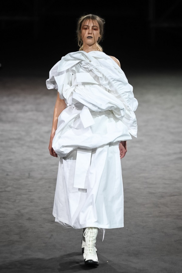 ヨウジヤマモト(Yohji Yamamoto) 2019年春夏ウィメンズコレクション  - 写真65