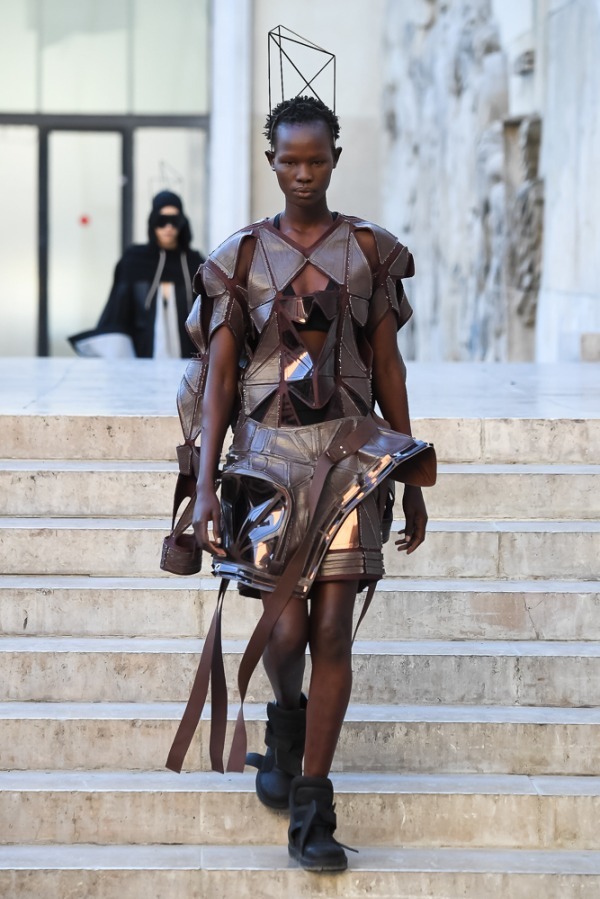 リック・オウエンス(Rick Owens) 2019年春夏ウィメンズコレクション  - 写真23