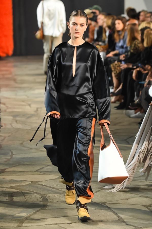 ロエベ(LOEWE) 2019年春夏ウィメンズコレクション  - 写真14