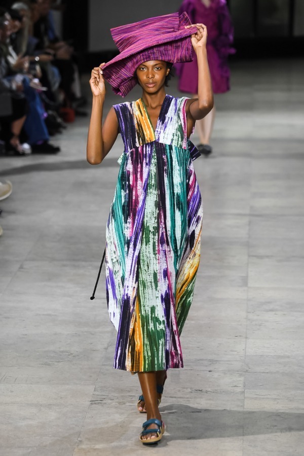 イッセイ ミヤケ(ISSEY MIYAKE) 2019年春夏ウィメンズコレクション  - 写真32