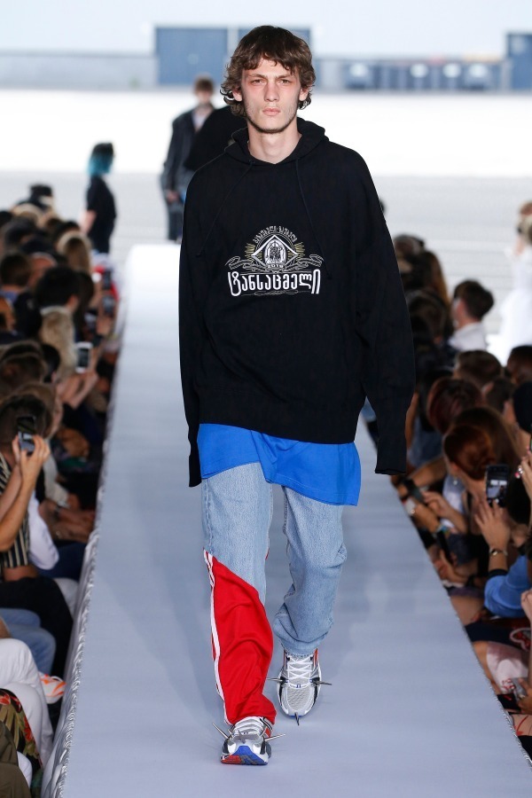 ヴェトモン(VETEMENTS) 2019年春夏メンズコレクション  - 写真14