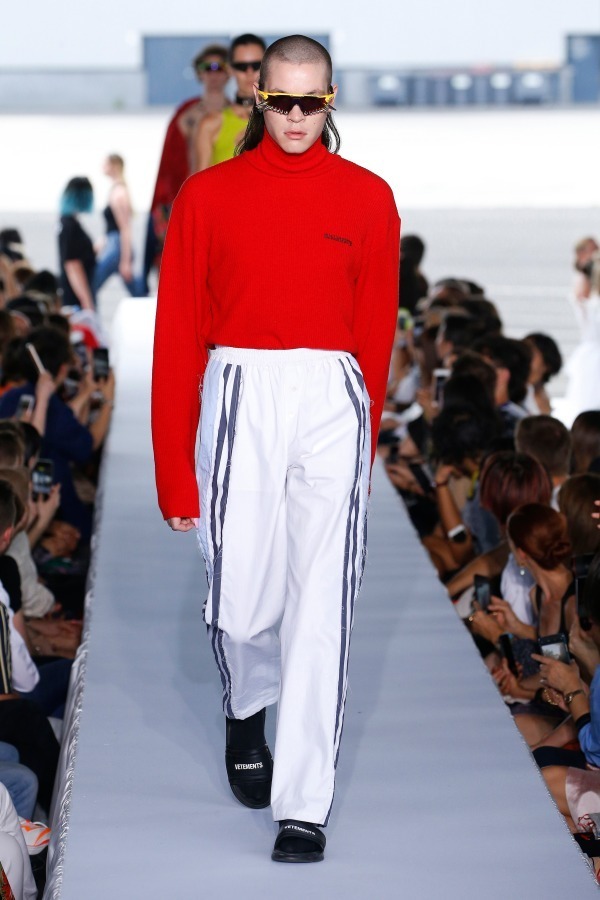 ヴェトモン(VETEMENTS) 2019年春夏メンズコレクション  - 写真17