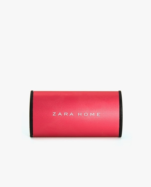 ZARA HOME“クリスマスの香り”のルームフレグランス、菓子イメージのキャンドル＆ディフューザー｜写真13