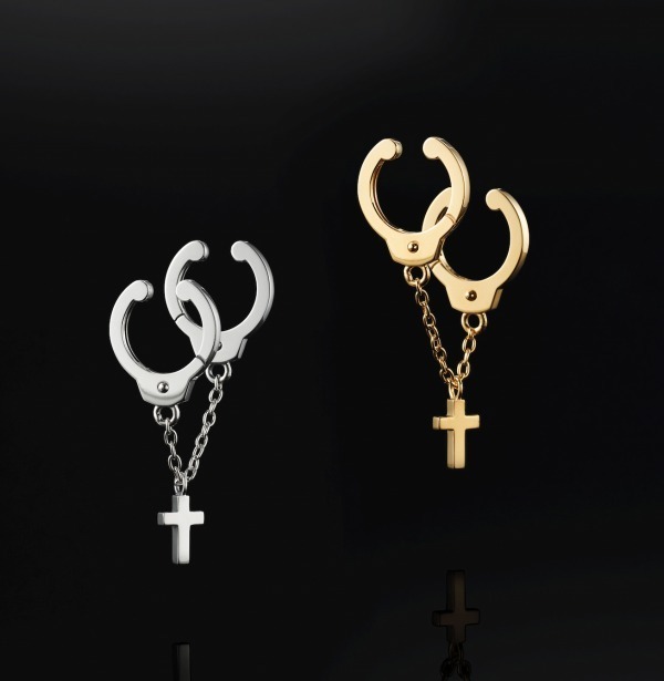 “WANDERLUST CROSS” Earcuff 各23,000円+税(1SIDE)