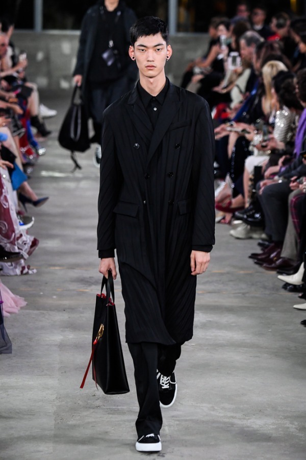 ヴァレンティノ(VALENTINO) 2019年プレフォールメンズコレクション  - 写真12