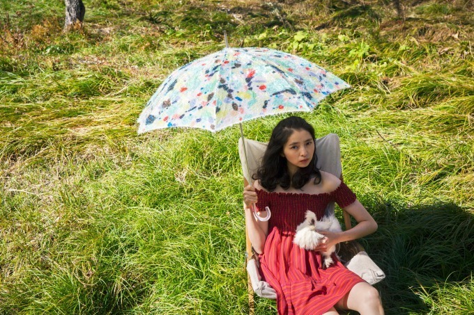 コシラエルの19年春夏新作傘「シークエンス」繊細な花柄＆人形柄の晴雨兼用傘など｜写真6