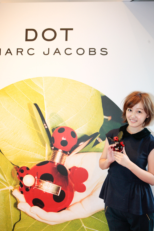 マーク ジェイコブスから水玉模様の新香水「DOT MARC JACOBS」が登場｜写真15