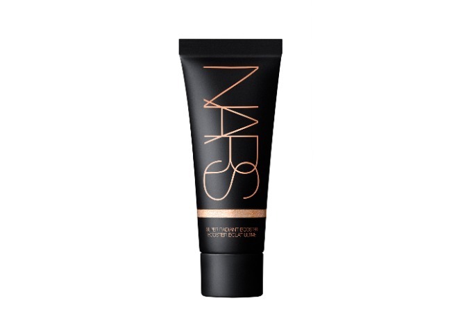 NARS"ローズゴールド"に輝く限定下地