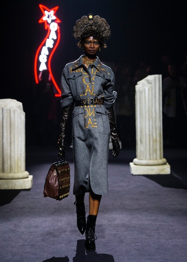 モスキーノ(MOSCHINO) 2019年プレフォールウィメンズコレクション  - 写真9