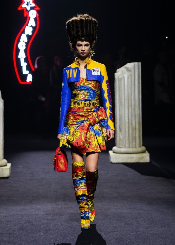 モスキーノ(MOSCHINO) 2019年プレフォールウィメンズコレクション  - 写真11