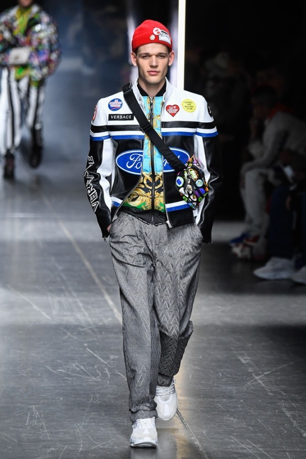 ヴェルサーチェ(VERSACE) 2019-20年秋冬メンズコレクション  - 写真40