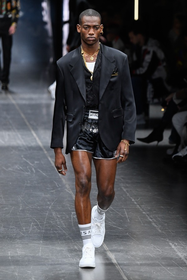 ヴェルサーチェ(VERSACE) 2019-20年秋冬メンズコレクション  - 写真79