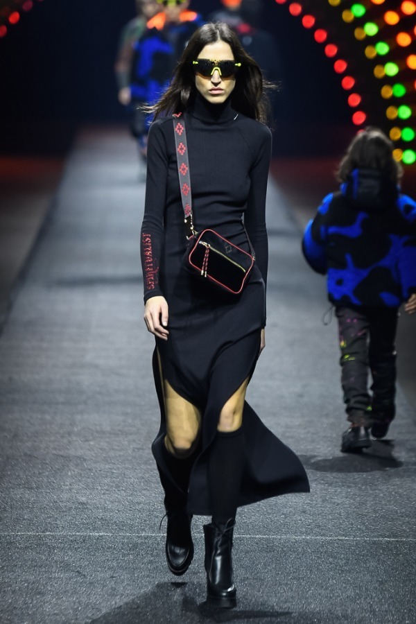 マルセロ・ブロン カウンティ・オブ・ミラン(MARCELO BURLON COUNTY OF MILAN) 2019-20年秋冬ウィメンズ&メンズコレクション  - 写真33