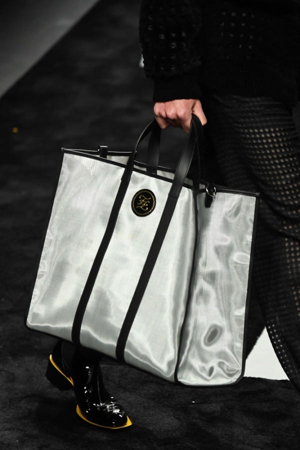 フェンディ(FENDI) 2019-20年秋冬メンズコレクション  - 写真98