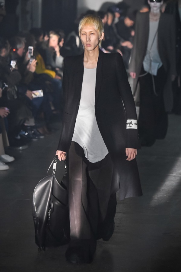 リック・オウエンス(Rick Owens) 2019-20年秋冬メンズコレクション  - 写真24