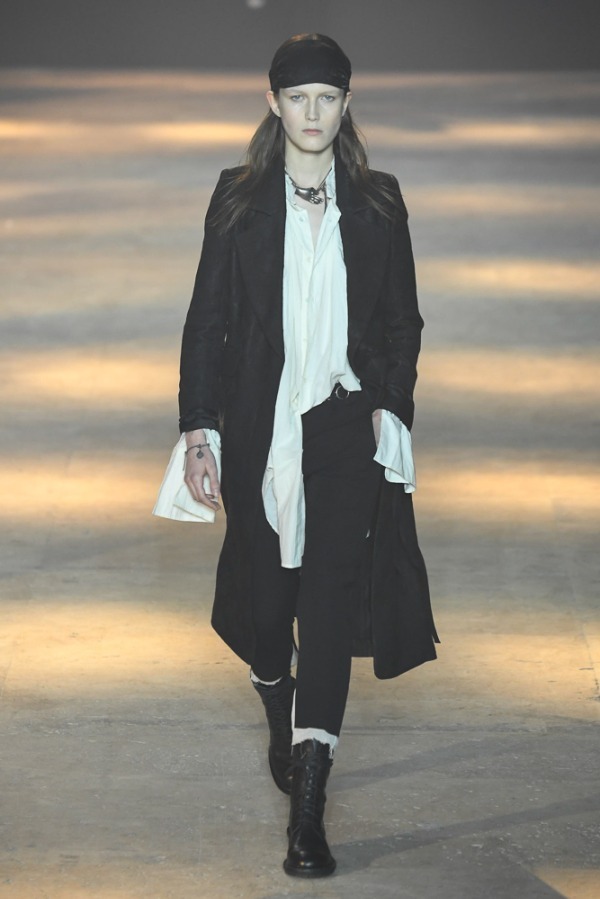 アン ドゥムルメステール(ANN DEMEULEMEESTER) 2019-20年秋冬メンズコレクション  - 写真3