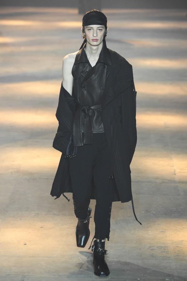 アン ドゥムルメステール(ANN DEMEULEMEESTER) 2019-20年秋冬メンズコレクション  - 写真36