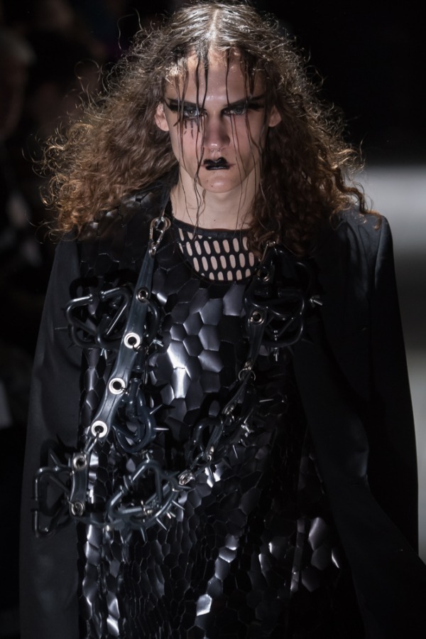 コム デ ギャルソン・オム プリュス(COMME des GARÇONS HOMME PLUS) 2019-20年秋冬メンズコレクション  - 写真5