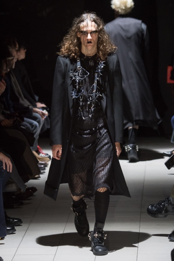 コム デ ギャルソン・オム プリュス(COMME des GARÇONS HOMME PLUS) 2019-20年秋冬メンズコレクション  - 写真26