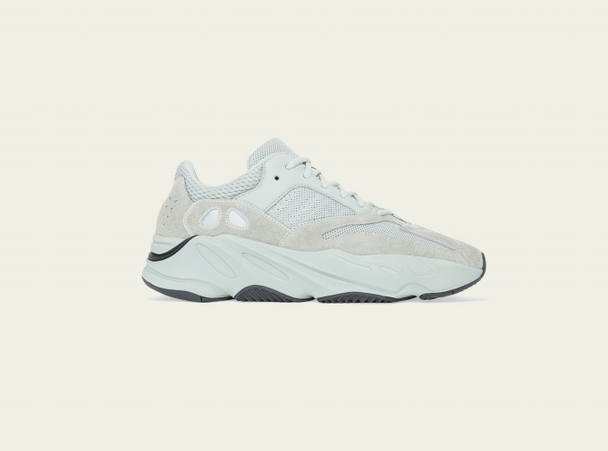 アディダス(adidas) YEEZY BOOST 700｜写真2