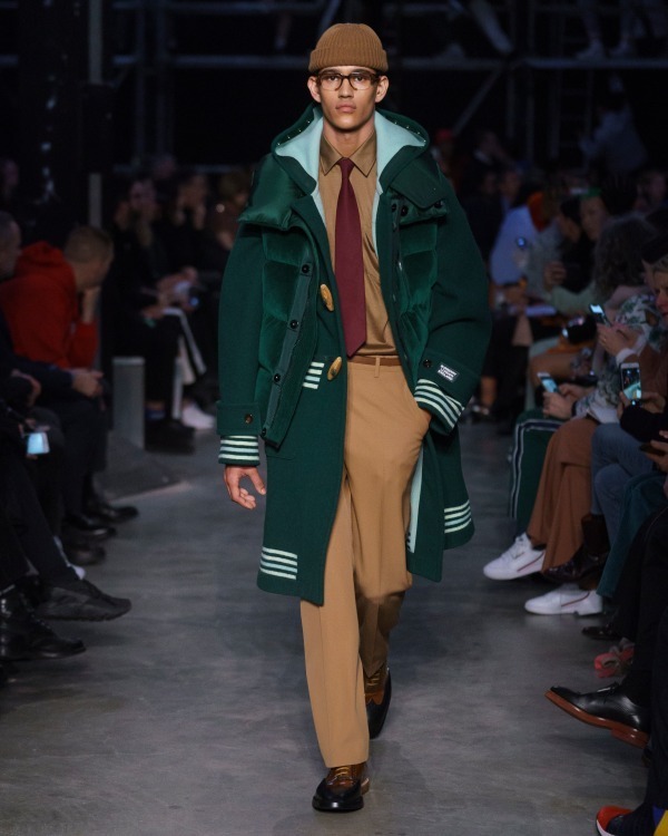 バーバリー(BURBERRY) 2019-20年秋冬メンズコレクション  - 写真17