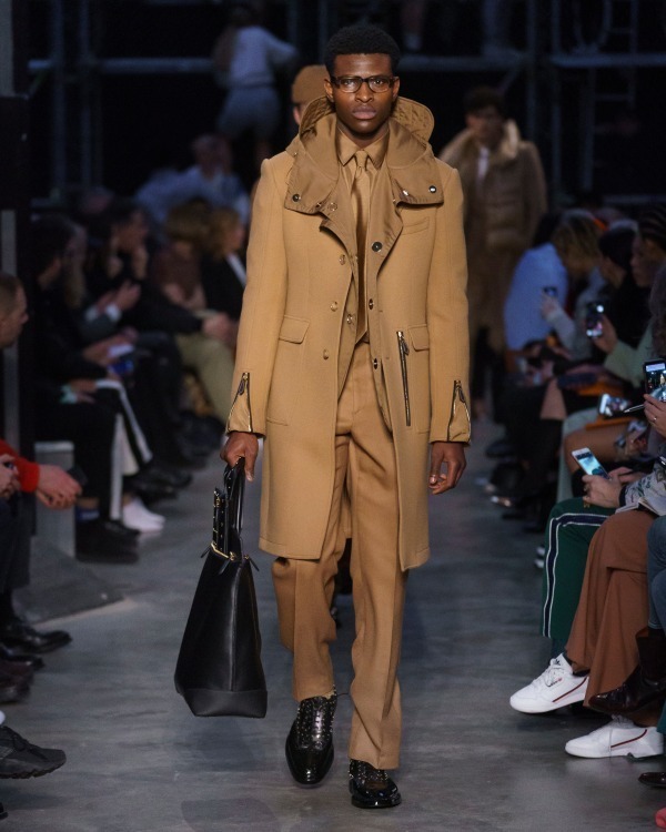 バーバリー(BURBERRY) 2019-20年秋冬メンズコレクション  - 写真20