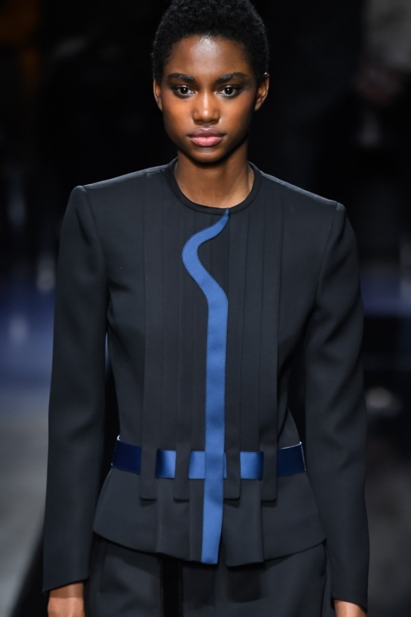 ジョルジオ アルマーニ(Giorgio Armani) 2019-20年秋冬ウィメンズコレクション  - 写真5