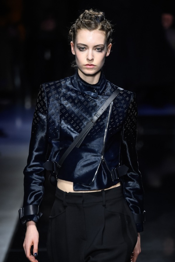 ジョルジオ アルマーニ(Giorgio Armani) 2019-20年秋冬ウィメンズコレクション  - 写真35