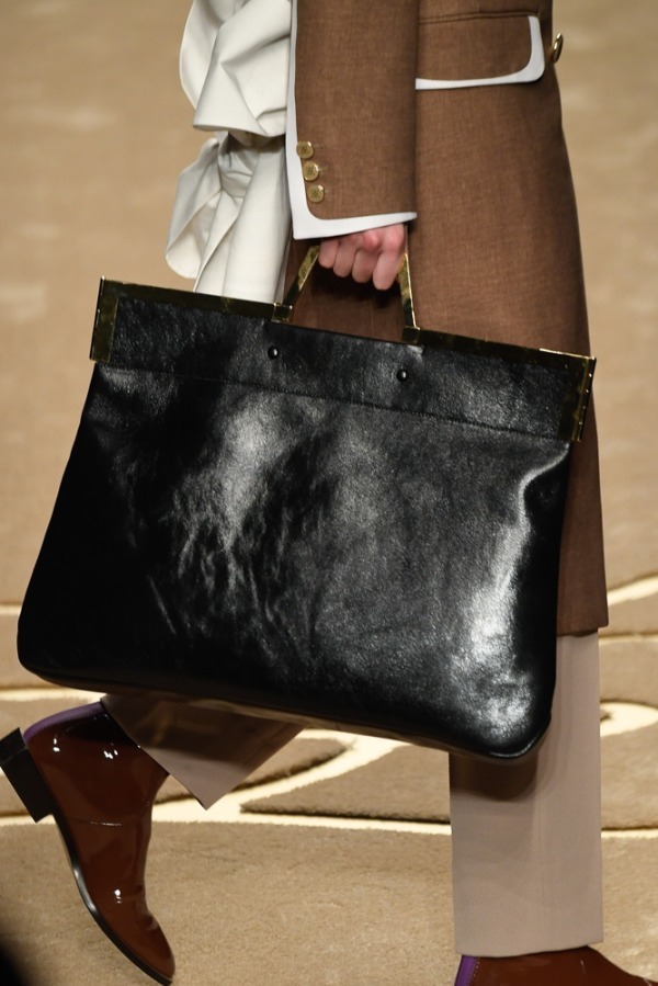 フェンディ(FENDI) 2019-20年秋冬ウィメンズコレクション  - 写真4