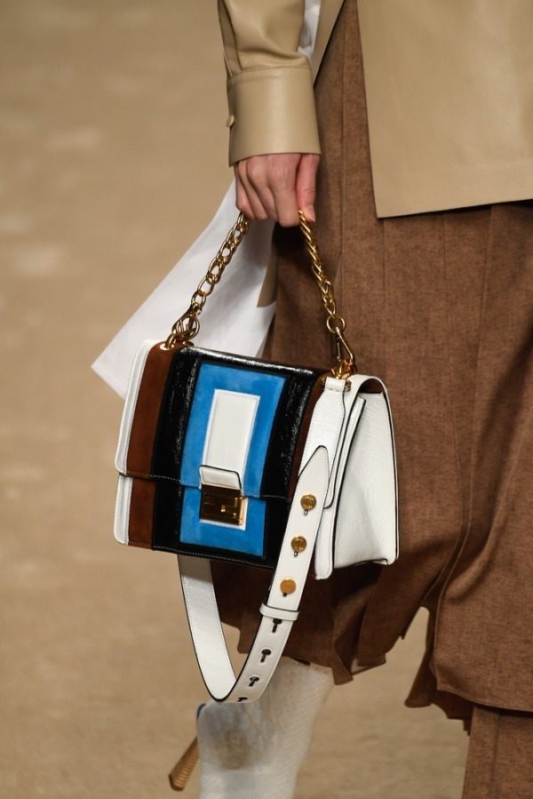 フェンディ(FENDI) 2019-20年秋冬ウィメンズコレクション  - 写真16