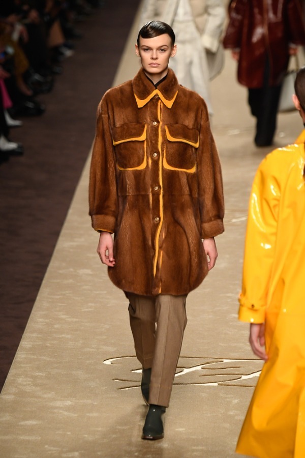 フェンディ(FENDI) 2019-20年秋冬ウィメンズコレクション  - 写真29