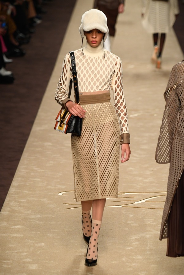 フェンディ(FENDI) 2019-20年秋冬ウィメンズコレクション  - 写真35