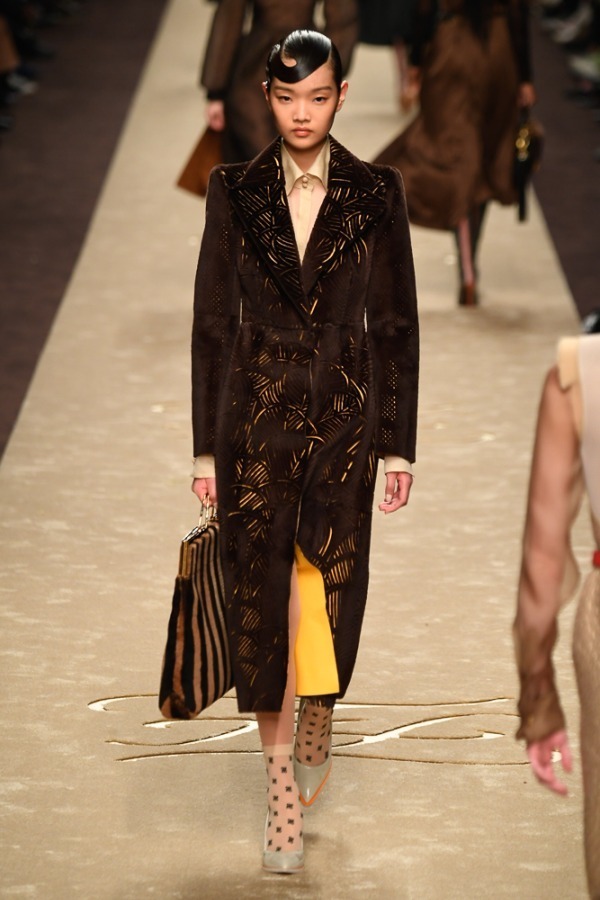 フェンディ(FENDI) 2019-20年秋冬ウィメンズコレクション  - 写真57