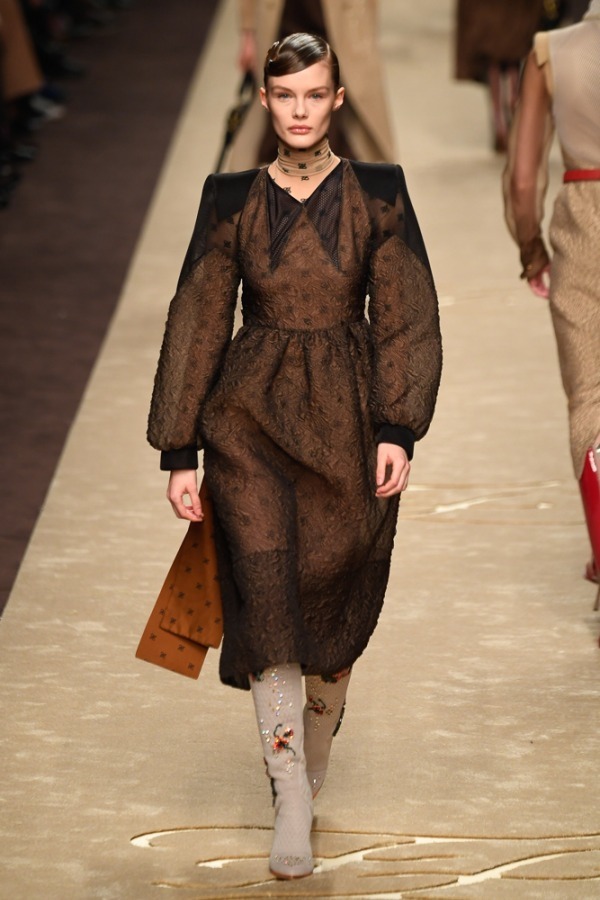 フェンディ(FENDI) 2019-20年秋冬ウィメンズコレクション  - 写真59