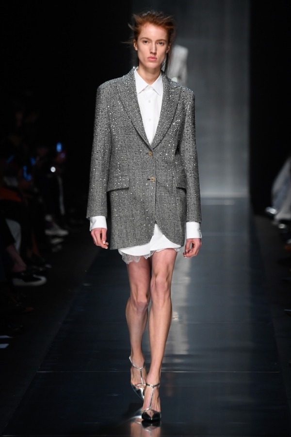 エルマンノ シェルヴィーノ(ERMANNO SCERVINO) 2019-20年秋冬ウィメンズコレクション  - 写真2