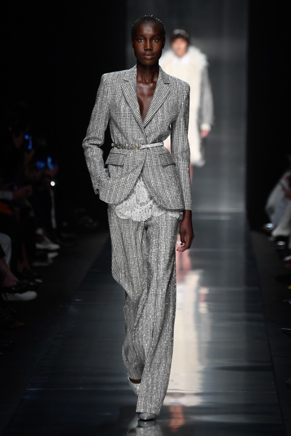 エルマンノ シェルヴィーノ(ERMANNO SCERVINO) 2019-20年秋冬ウィメンズコレクション  - 写真3