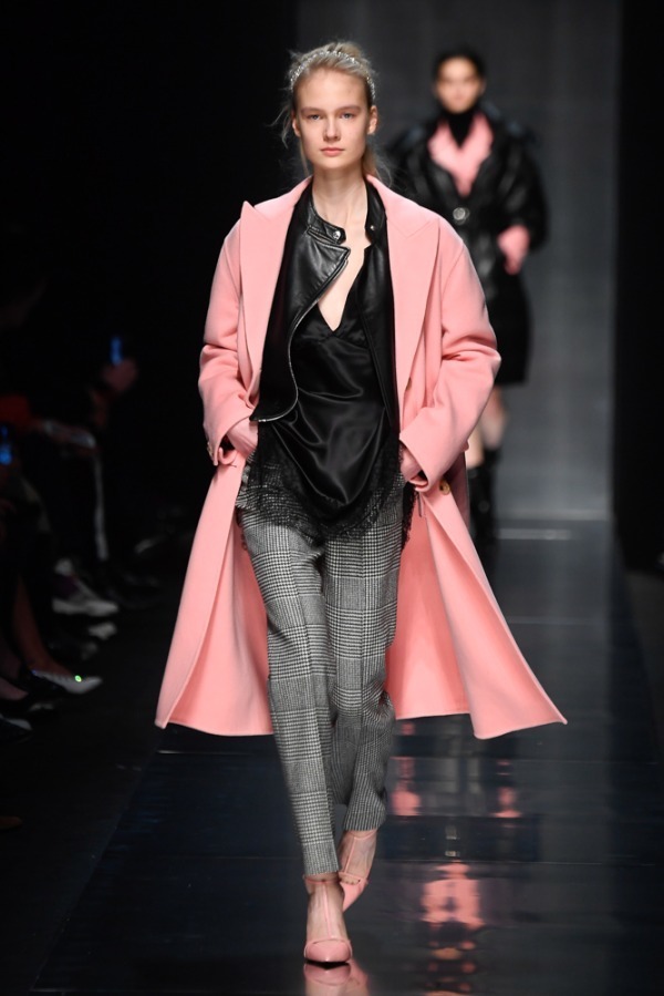 エルマンノ シェルヴィーノ(ERMANNO SCERVINO) 2019-20年秋冬ウィメンズコレクション  - 写真14