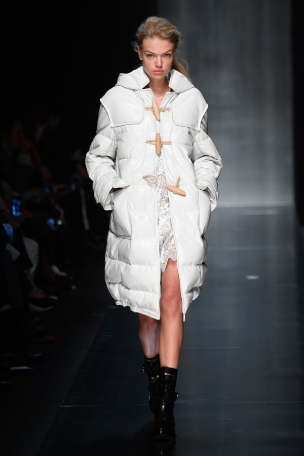 エルマンノ シェルヴィーノ(ERMANNO SCERVINO) 2019-20年秋冬ウィメンズコレクション  - 写真45