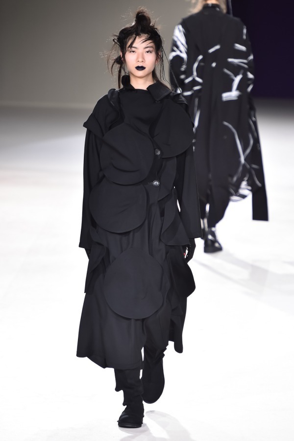 ヨウジヤマモト(Yohji Yamamoto) 2019-20年秋冬ウィメンズコレクション  - 写真68