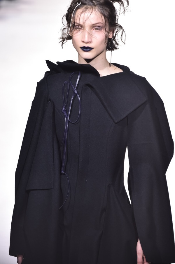 ヨウジヤマモト(Yohji Yamamoto) 2019-20年秋冬ウィメンズコレクション  - 写真8