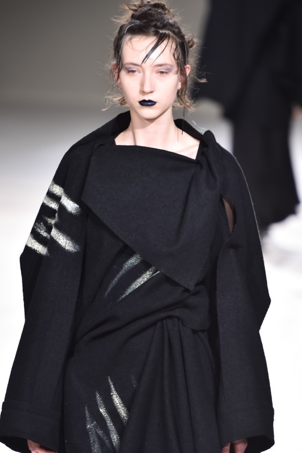 ヨウジヤマモト(Yohji Yamamoto) 2019-20年秋冬ウィメンズコレクション  - 写真50